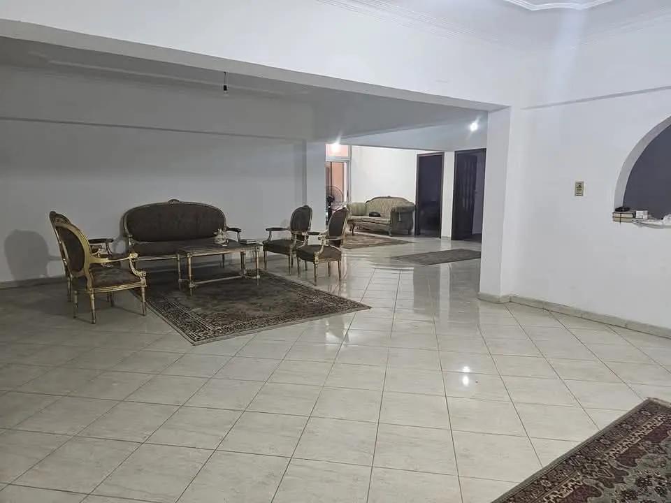 شقه للبيع في سرايات المعادي القاهره 