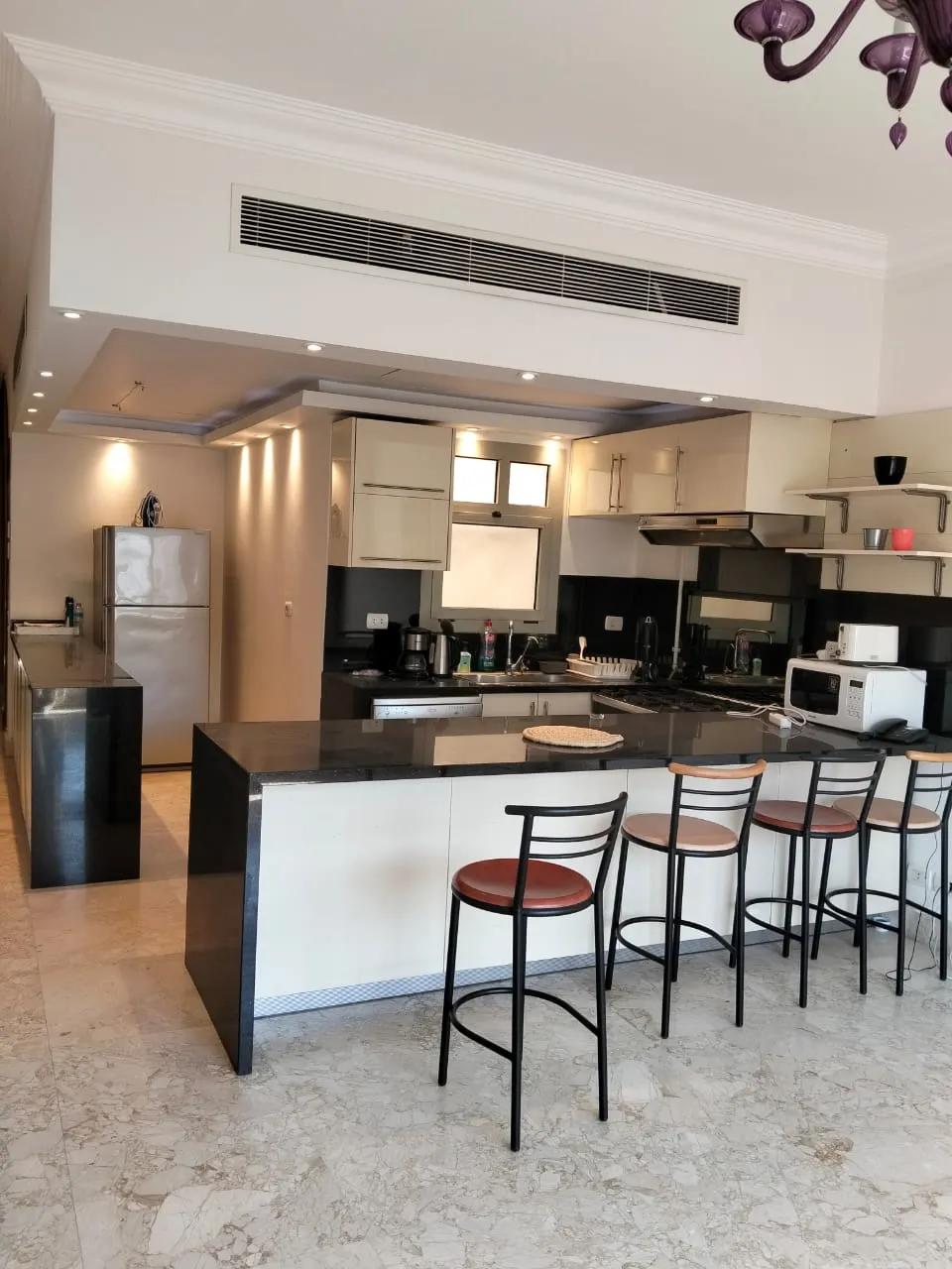 شقه مفروشه بحمام سباحه للايجار في سرايات المعادي القاهره مصر 