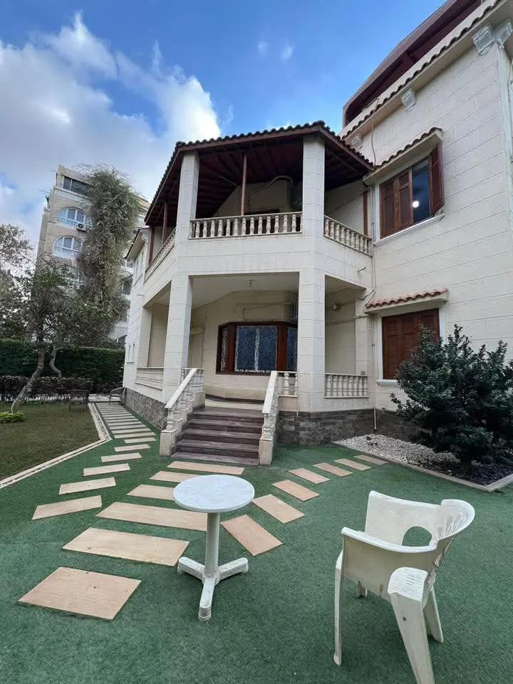 فيلا فسيحه للايجار في سرايات المعادي القاهره مصر 