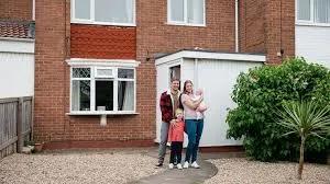 IS MAADI A GOOD NEIGHBORHOOD TO LIVE IN?