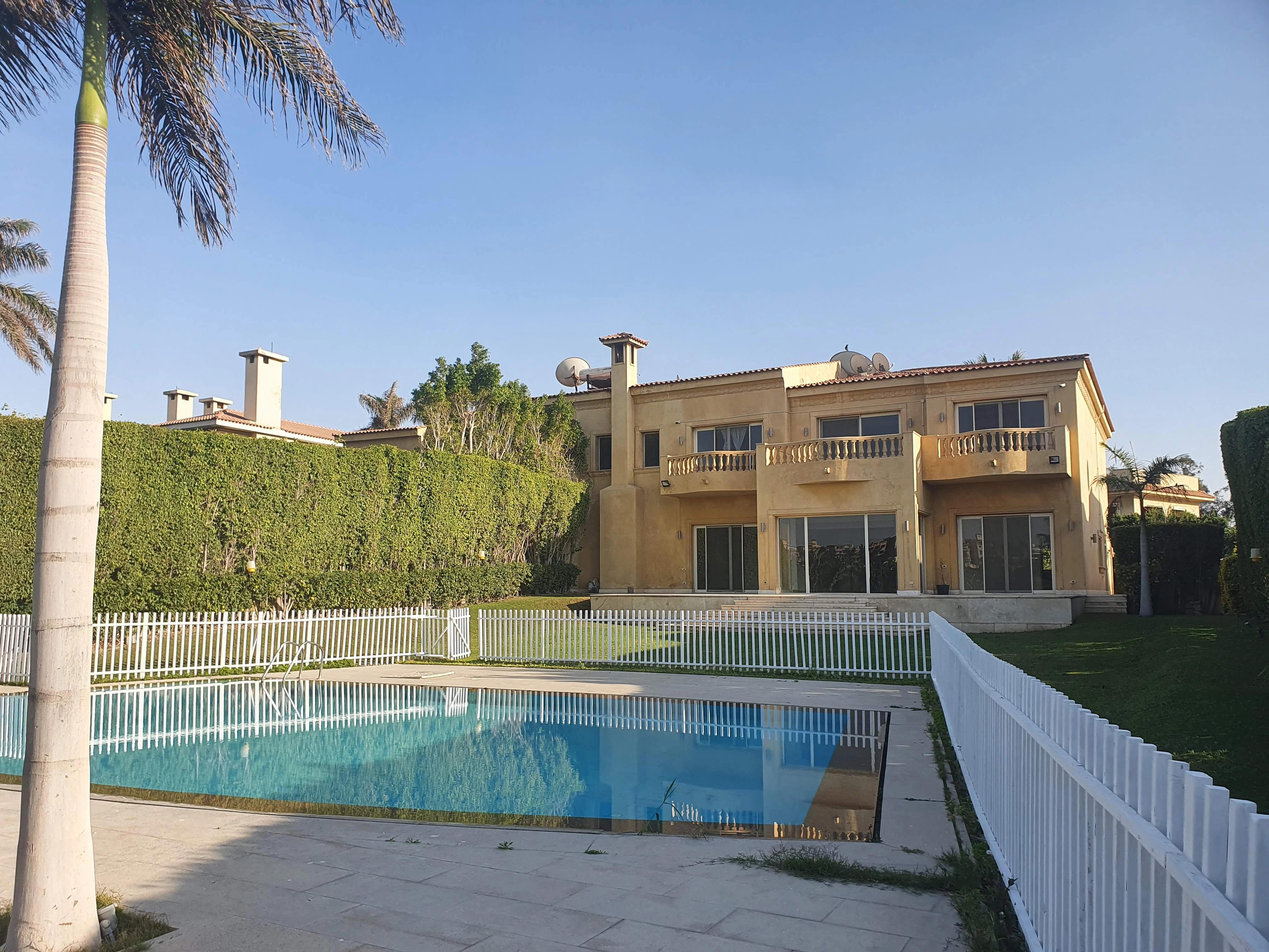 MODERN VILLA FOR RENT IN KATAMEYA HEIGHTS GOLF VIEW NEW CAIRO